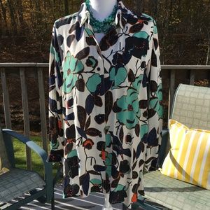 Beautiful NWOT Masai at Neiman Marcus size S floral blouse